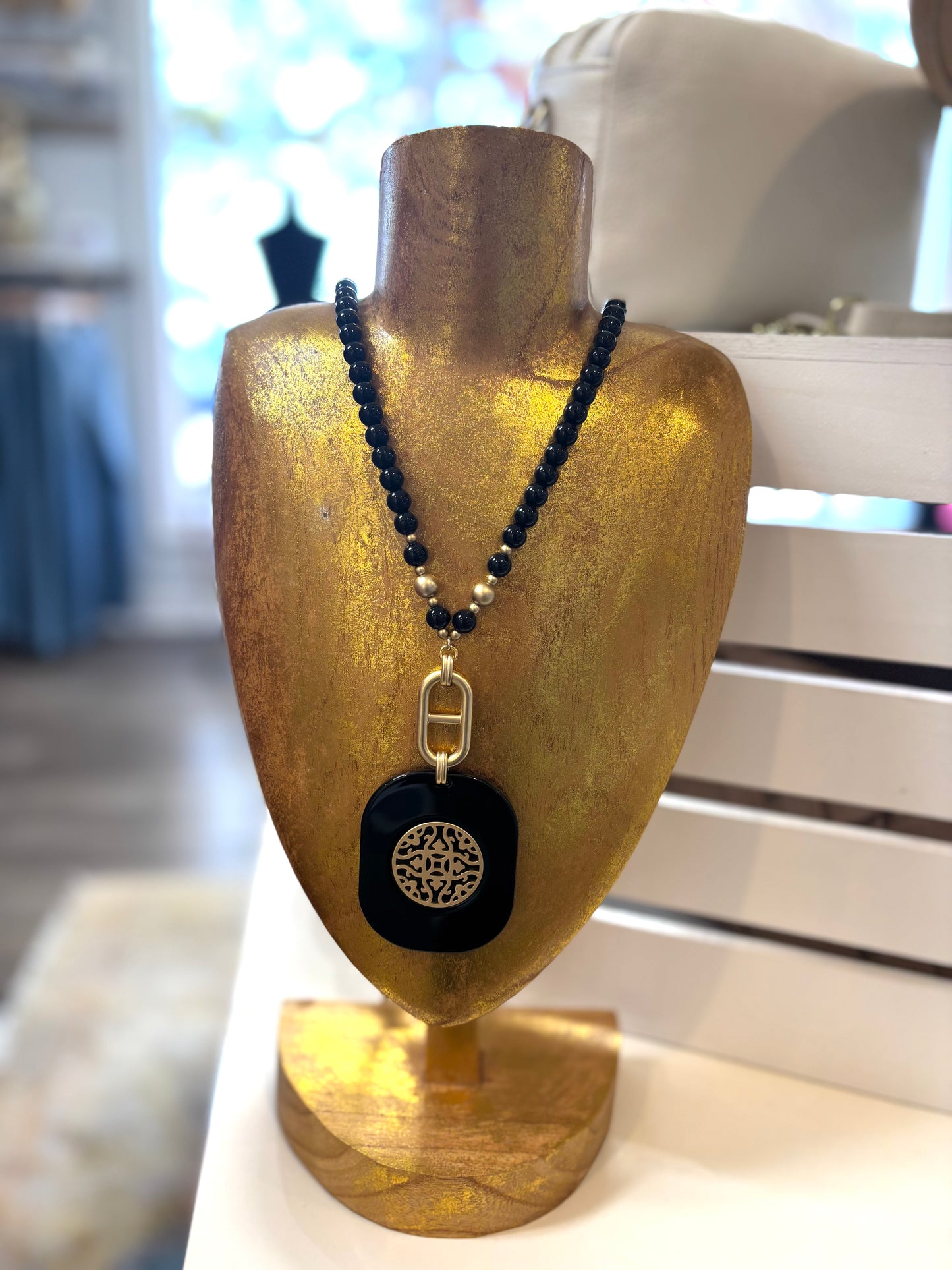 ZENZII - Resin Beaded Necklace w/ Pendant