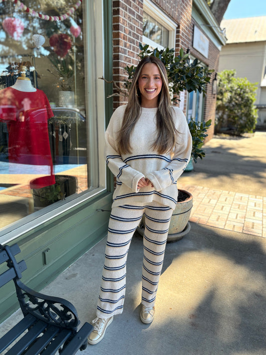 Light Knit Round Neck Long Sleeve Oversized Sweater - Ivory