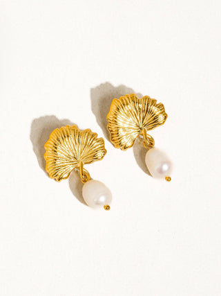 Béatrice 18K Gold Non - Tarnish Floral Pearl Earring: Yellow Gold - KJ Clothier