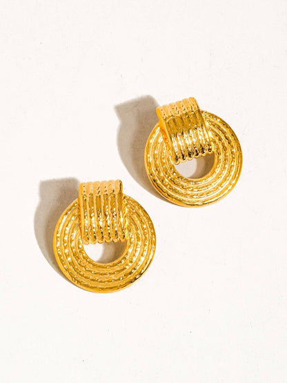 Candela 18k Gold Non - Tarnish Stripe Hoop Earring: Yellow Gold - KJ Clothier