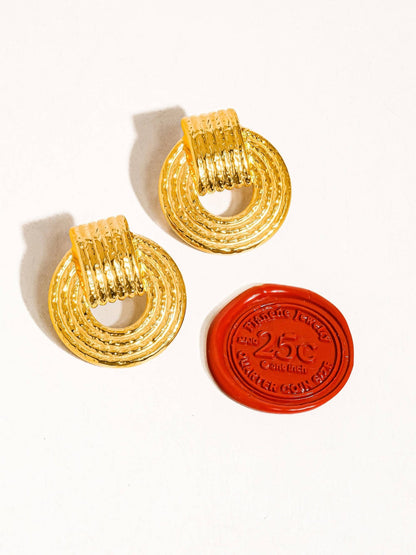 Candela 18k Gold Non - Tarnish Stripe Hoop Earring: Yellow Gold - KJ Clothier