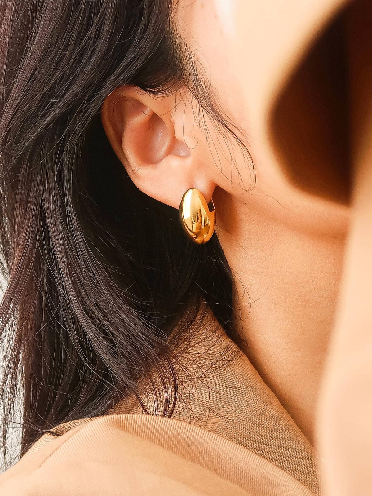 Elio 18K Gold Non - Tarnish Classic Oval Droplet Earring: Yellow Gold - KJ Clothier