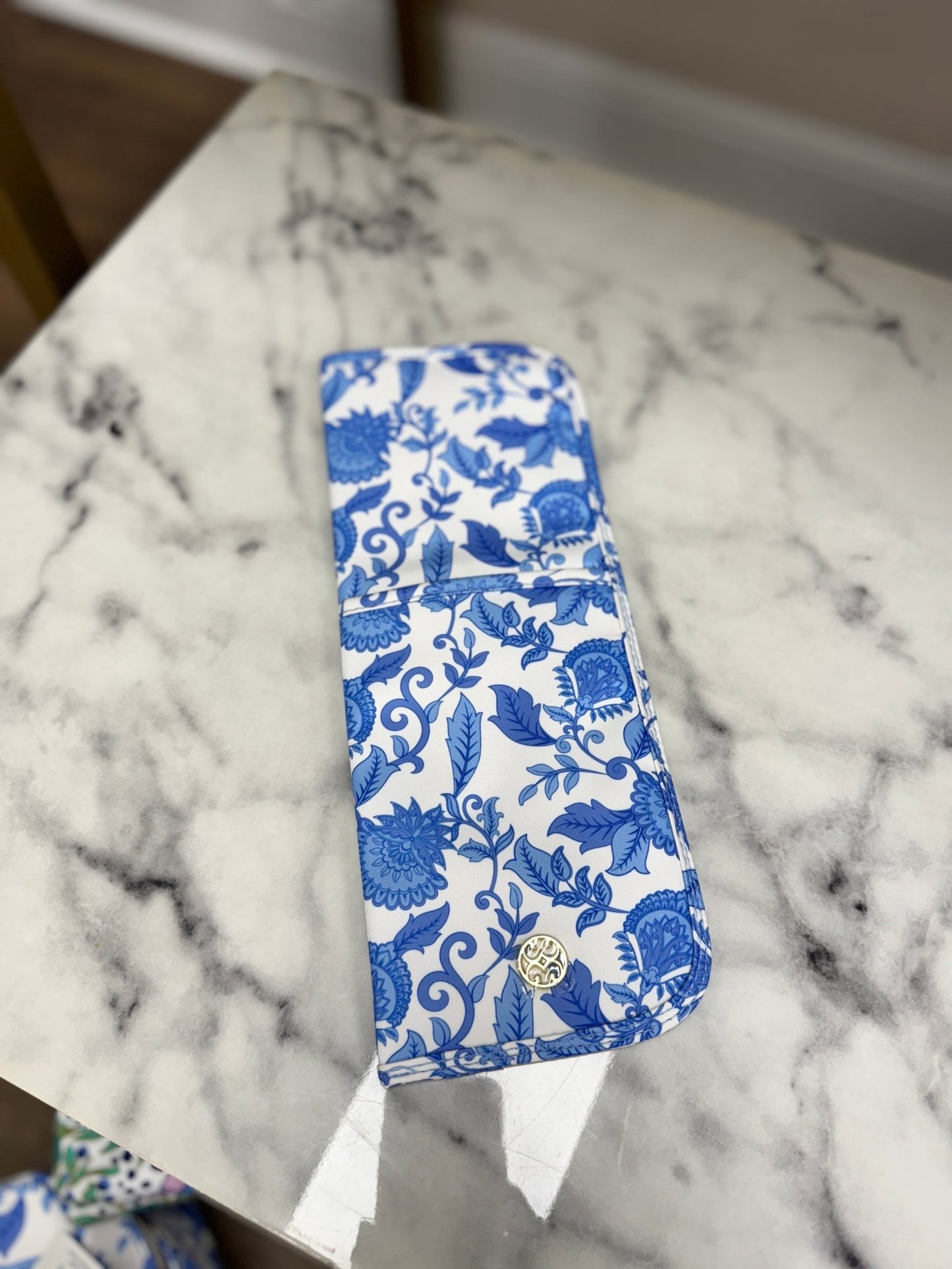 Mary Square - Hot Tools Case - Porcelain Vines - KJ Clothier