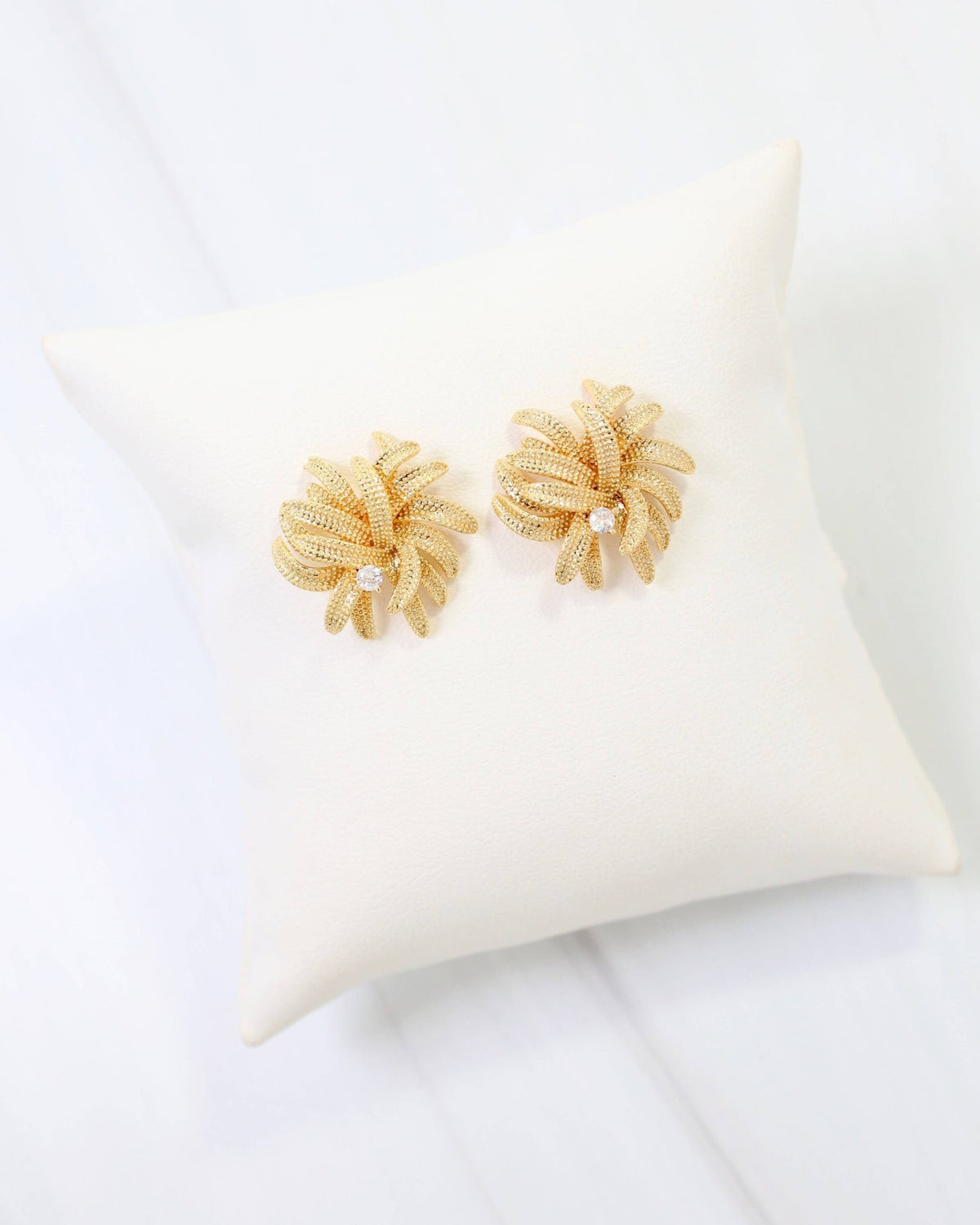 Newark Textured Cluster Earring WR - Gold - KJ Clothier