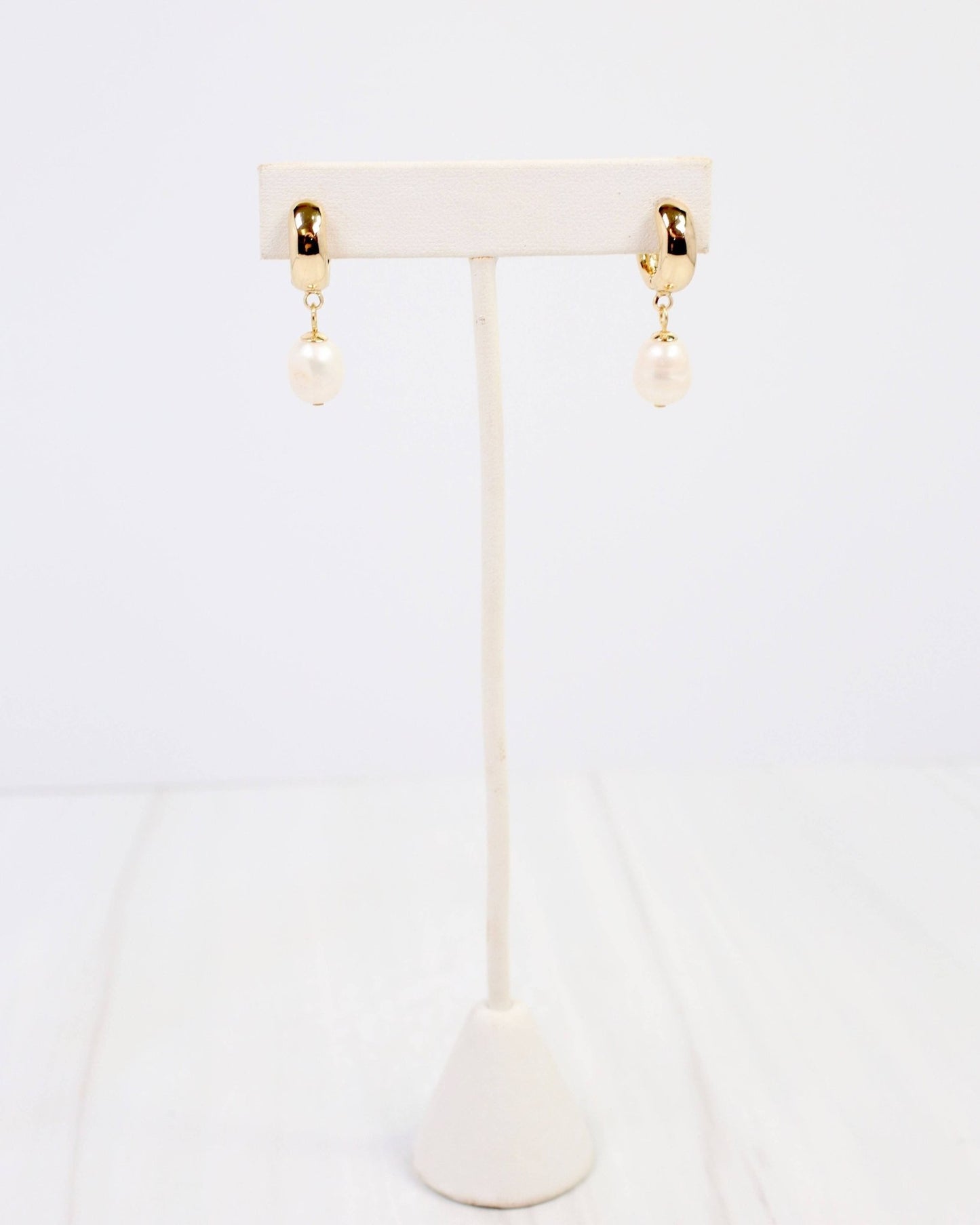Niles Pearl Huggie Earring - Gold - KJ Clothier