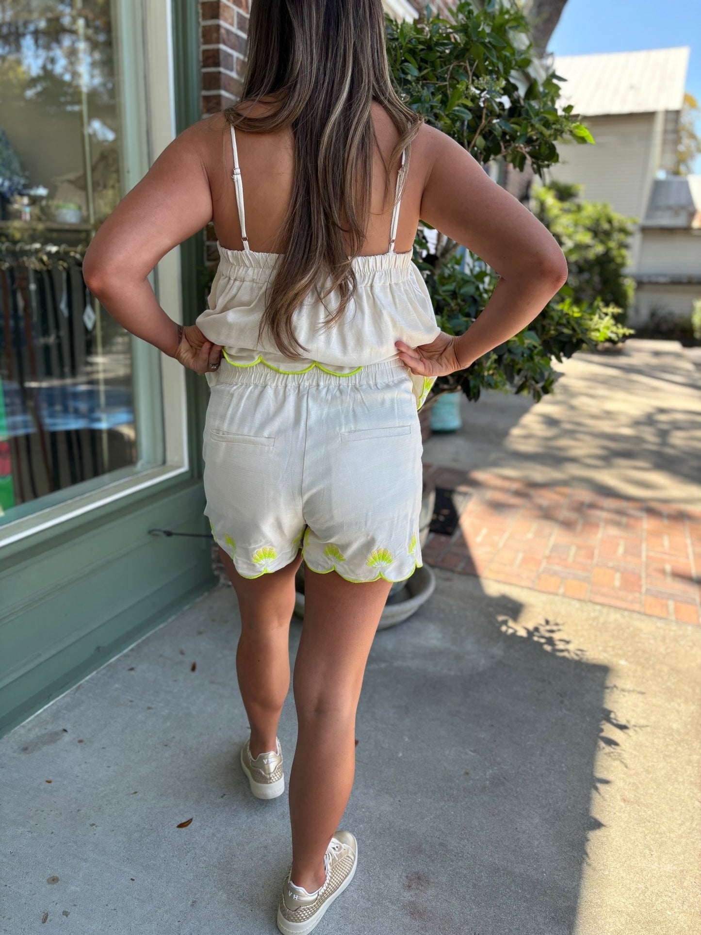 Seashell Embroidery Scalloped Shorts - Ecru - KJ Clothier