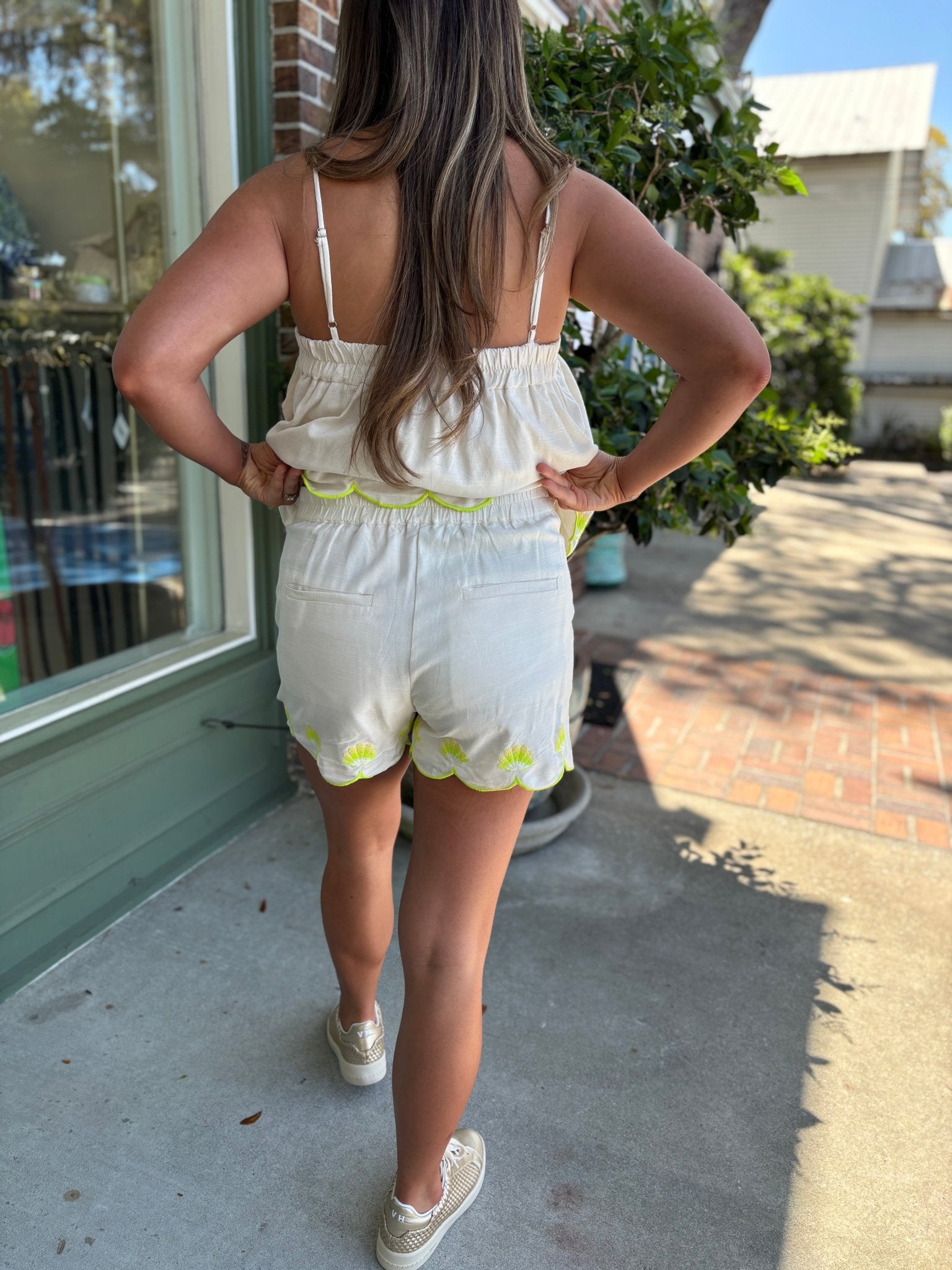 Seashell Embroidery Scalloped Shorts - Ecru - KJ Clothier