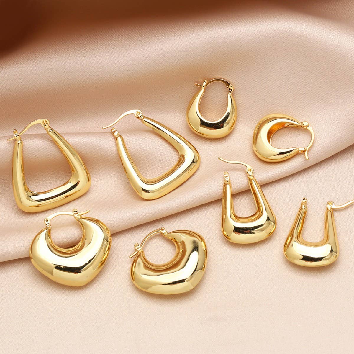 U - Shape Minimalist Gold Earrings - KJ Clothier