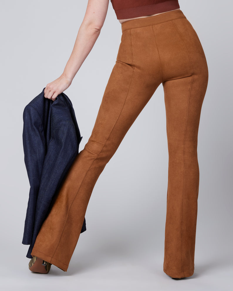 Faux suede shapewear leggings | Women's trousers | Cortefiel