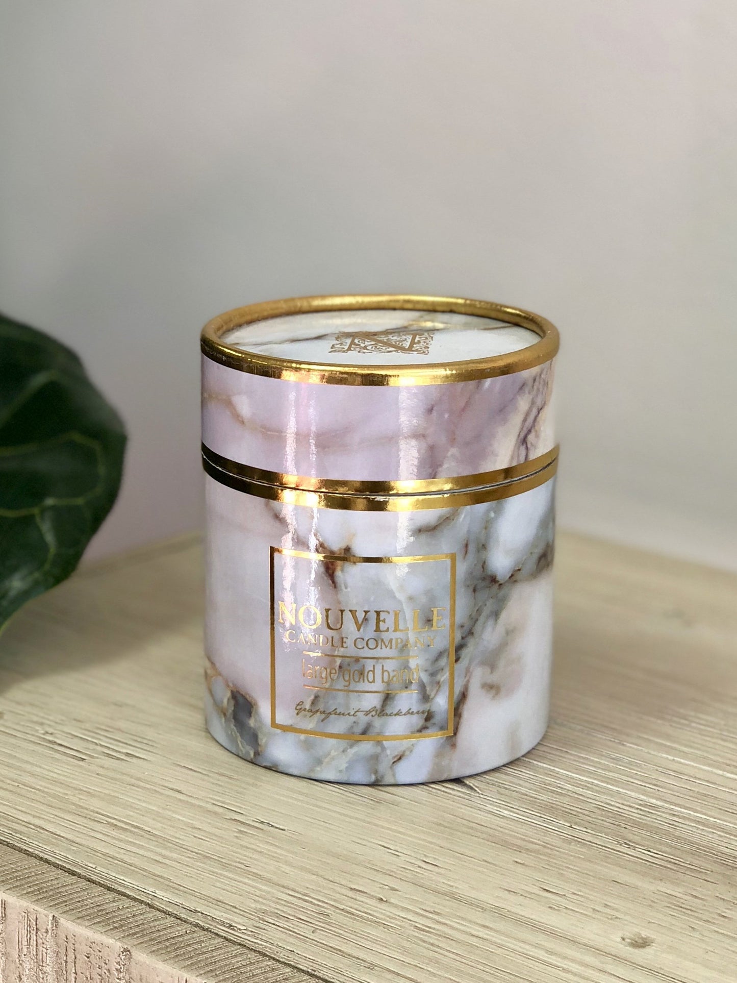 Nouvelle Candle Company - Large Boxed Gold Band Candle