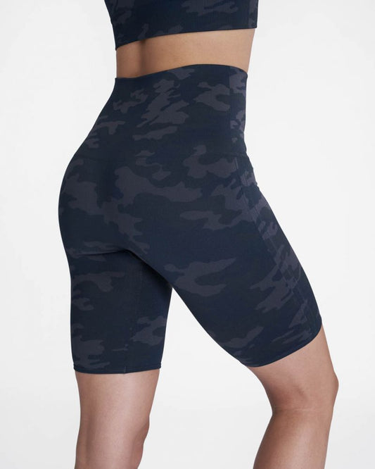 SPANX - Look At Me Now Biker Short - Black Camo